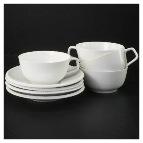 4 hvide B&G kopper samt underkopper (str. underkop ø 15 cm, kop ø 10 cm)