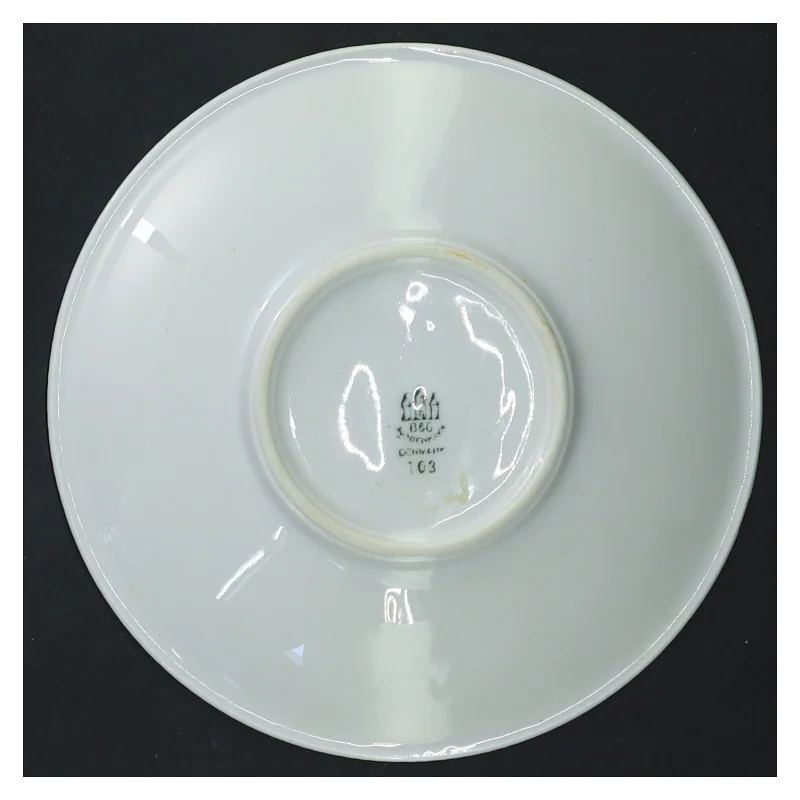 4 hvide B&G kopper samt underkopper (str. underkop ø 15 cm, kop ø 10 cm)