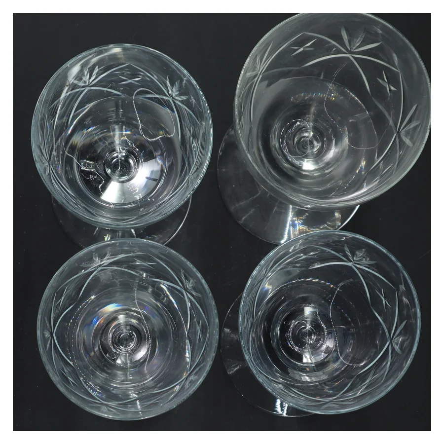 Fire Ulla vinglas med mønster (str. 4 stk Ø 7,5 cm længde 17,5 cm)