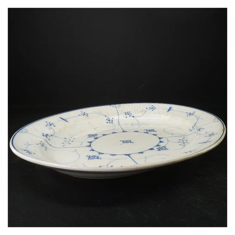 Blåt og hvidt porcelænsfad (str. 45 x 36 cm)