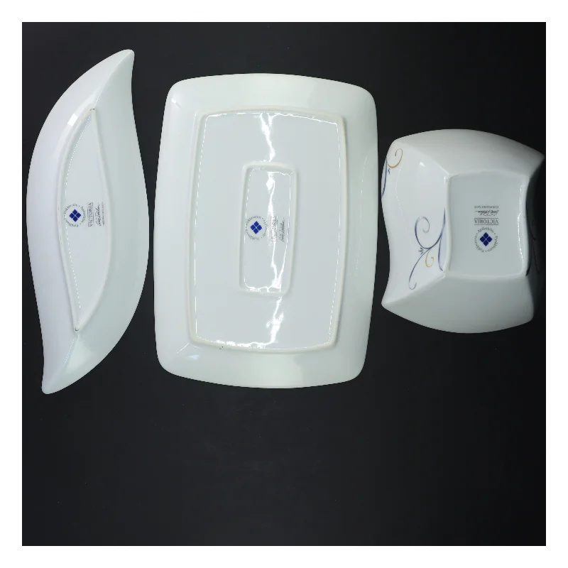 Fyrklöveren Victoria serveringsdele (str. 16 og 29 og 25 cm)