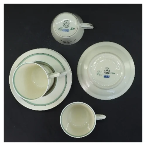 Sæt med kopper og underkopper Hjertegræs, Royal Copenhagen (str. 4 kopper Ø 8 cm 4 underkopper Ø 13,5 cm) fra Royal Copenhagen