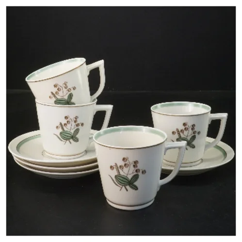 Sæt med kopper og underkopper Hjertegræs, Royal Copenhagen (str. 4 kopper Ø 8 cm 4 underkopper Ø 13,5 cm) fra Royal Copenhagen