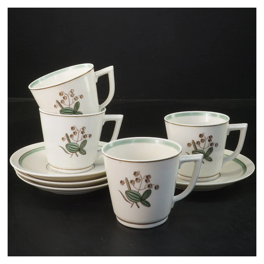 Sæt med kopper og underkopper Hjertegræs, Royal Copenhagen (str. 4 kopper Ø 8 cm 4 underkopper Ø 13,5 cm) fra Royal Copenhagen