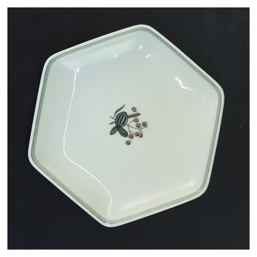 Hexagonal porcelæns fad Hjertegræs, Royal Copenhagen (str. 17 cm) fra Royal Copenhagen