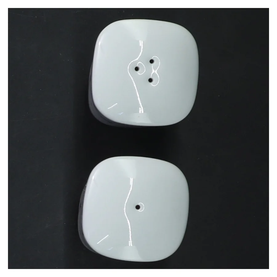 Salt- og peberbøsser fra Fyrklöveren Victoria (str. 7,5 cm)