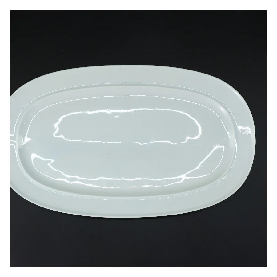 Hvidt serveringsfad (str. 39,5x23,5 cm)