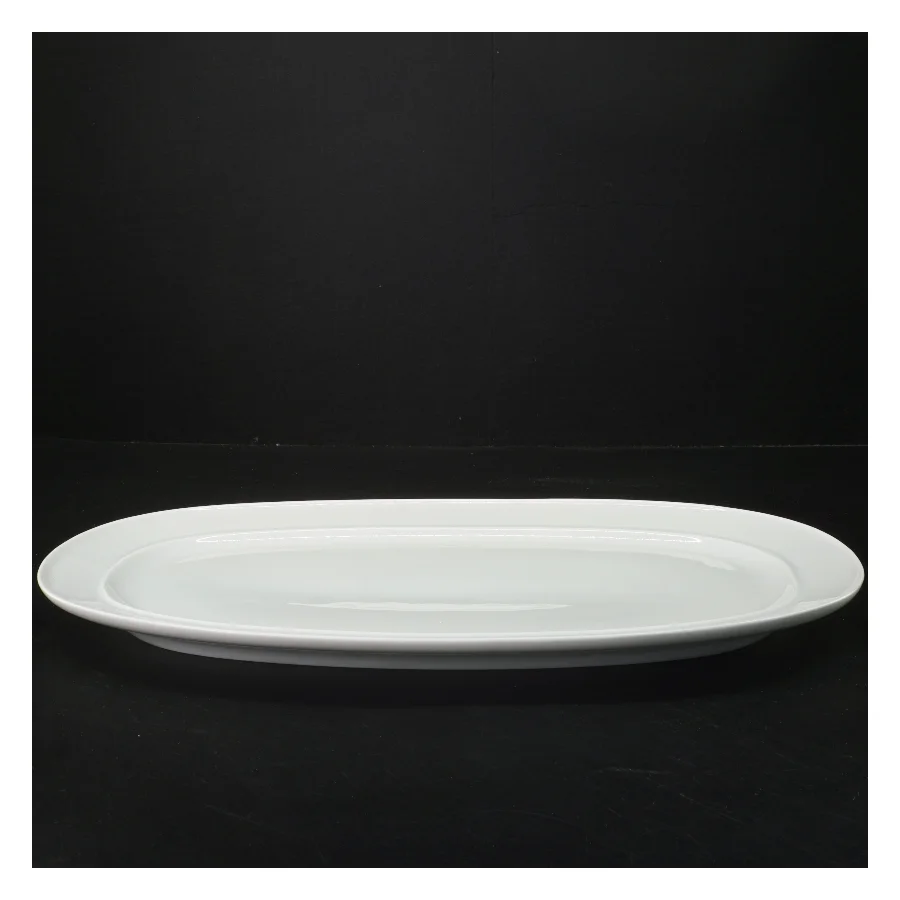 Hvidt serveringsfad (str. 39,5x23,5 cm)