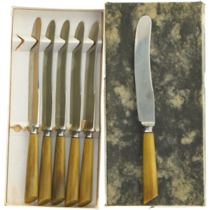 J. Cornelius Fils knive med benskaft