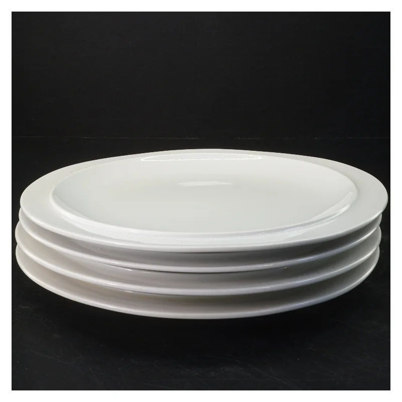 4 hvide tallerkener(str. Ø 26 cm)