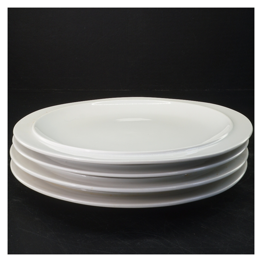 4 hvide tallerkener(str. Ø 26 cm)