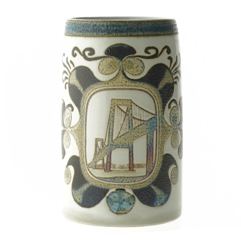 Royal Copenhagen krus med Lillebæltsbro motiv (str. 14 cm)