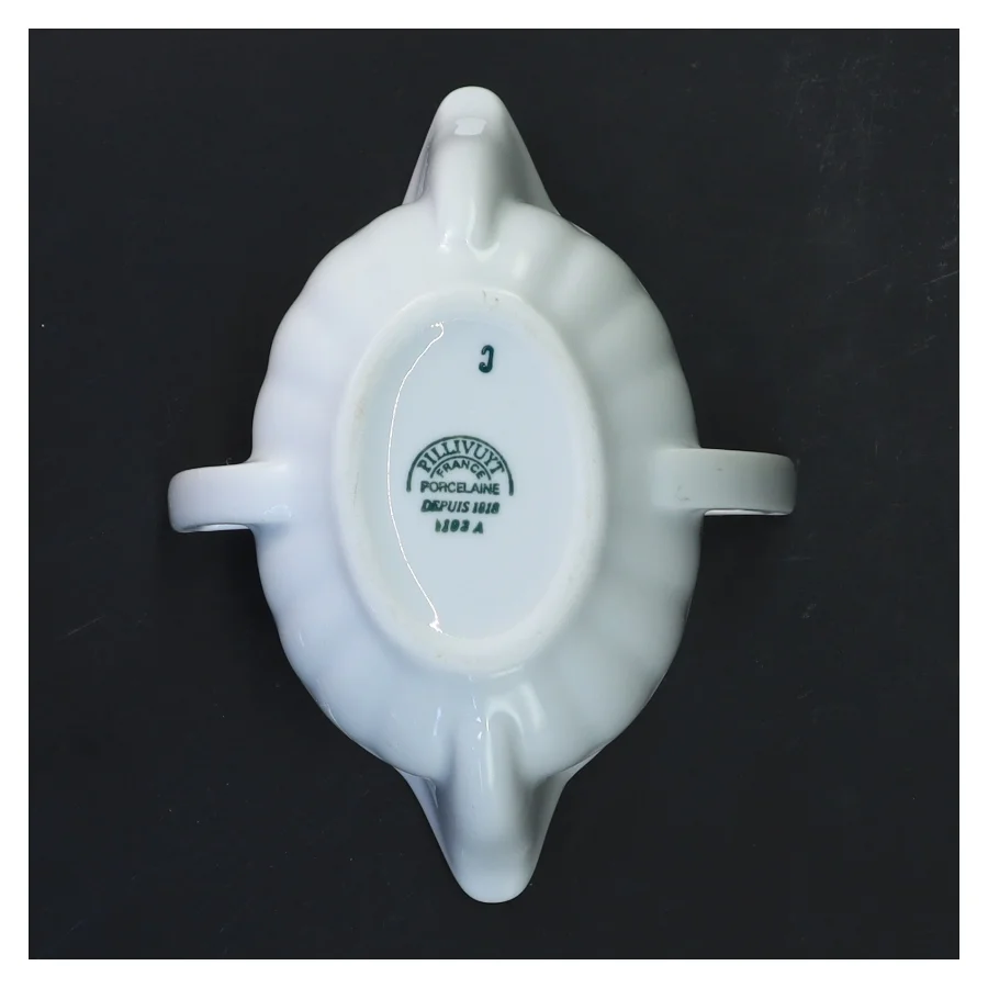 Hvid porcelæns saucekande fra Pillivuyt (str. 16 cm)