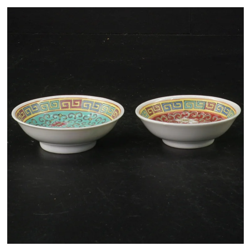 Dekoreret porcelænstallerkener (str. Ø 8 cm)