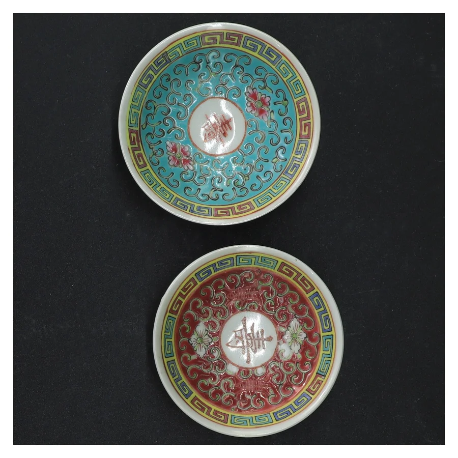 Dekoreret porcelænstallerkener (str. Ø 8 cm)