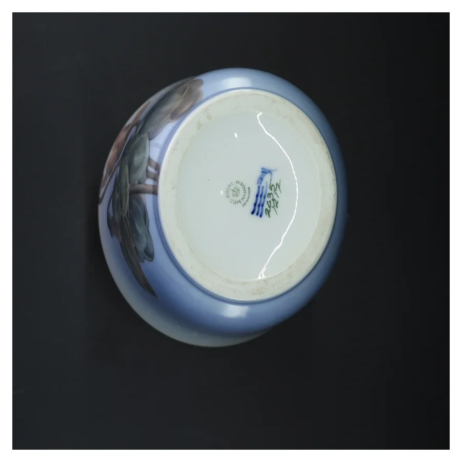 Royal Copenhagen Porcelænsvase med blomstermotiv  (str. 26 cm)