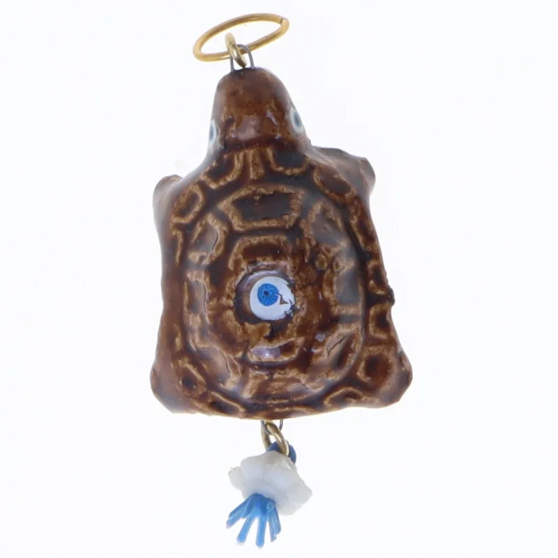 Keramisk vedhæng med øje-motiv (str. 6 cm)