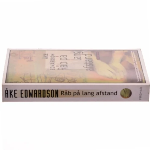 Råb på lang afstend af Åke Edwardson