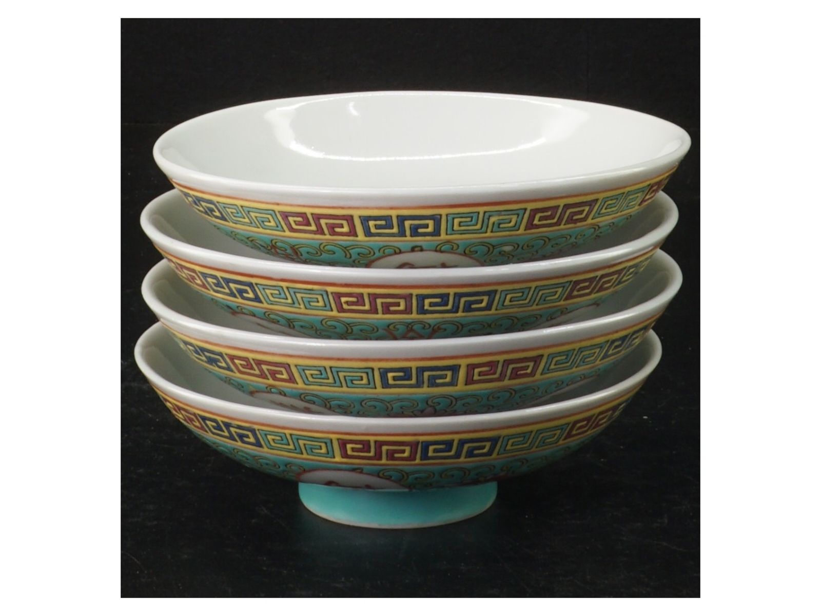 Dekorativ kinesisk porcelænstallerken (str. Ø 11,5 cm)