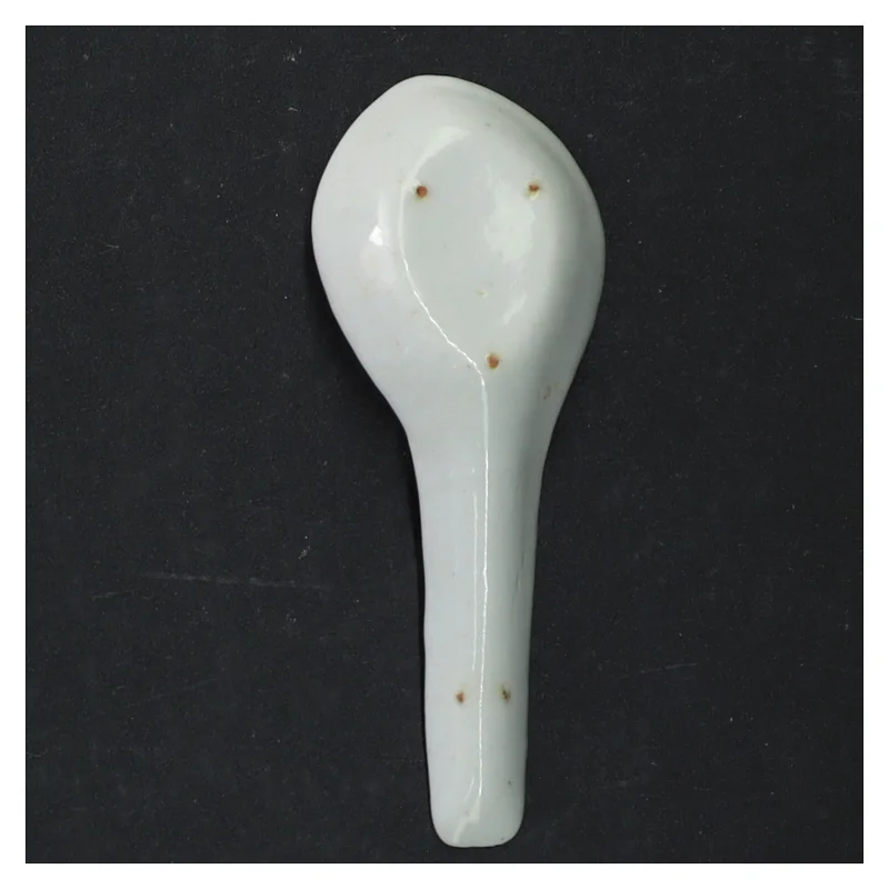 Dekorativ kinesisk porcelænsske (str. 12 cm)