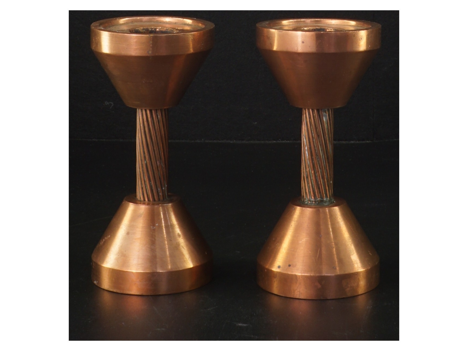 Brune lysestager i kobber, 2 stykker (str. 13 cm. 2 stykker)