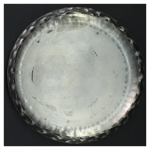 Rund skål i metal fra Riddertinn Håndarbeid (str. Ø. 15,5 cm)