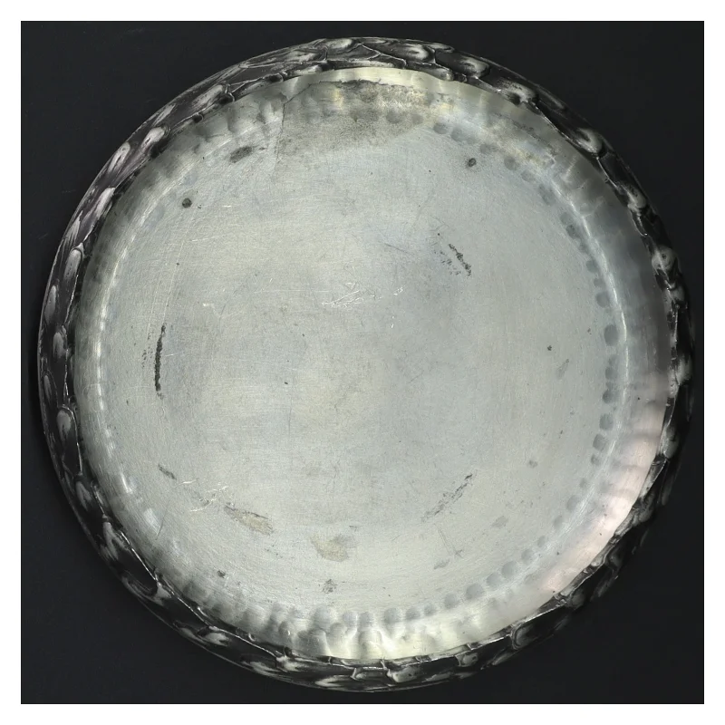 Rund skål i metal fra Riddertinn Håndarbeid (str. Ø. 15,5 cm)