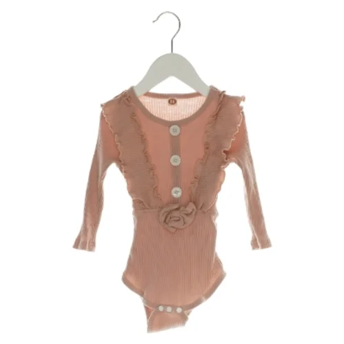 Bodystocking med pynteknapper (str. 80)