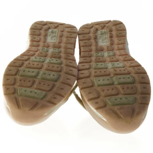 Børnesko med velcro fra ZigZag (str. 34 )