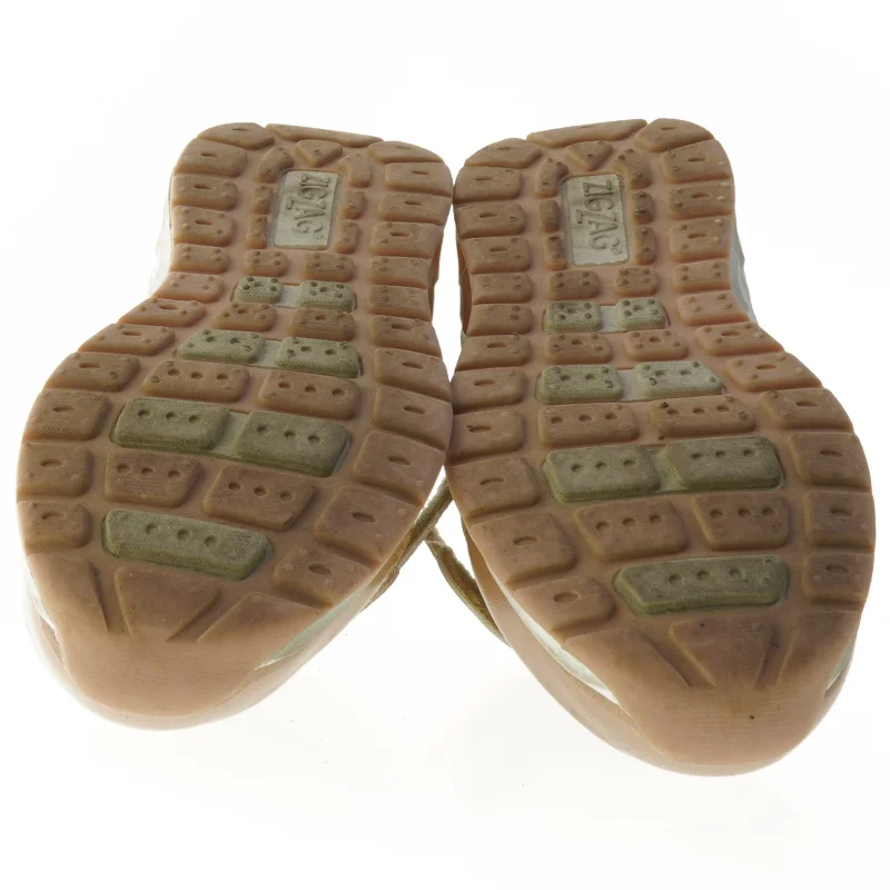 Børnesko med velcro fra ZigZag (str. 34 )