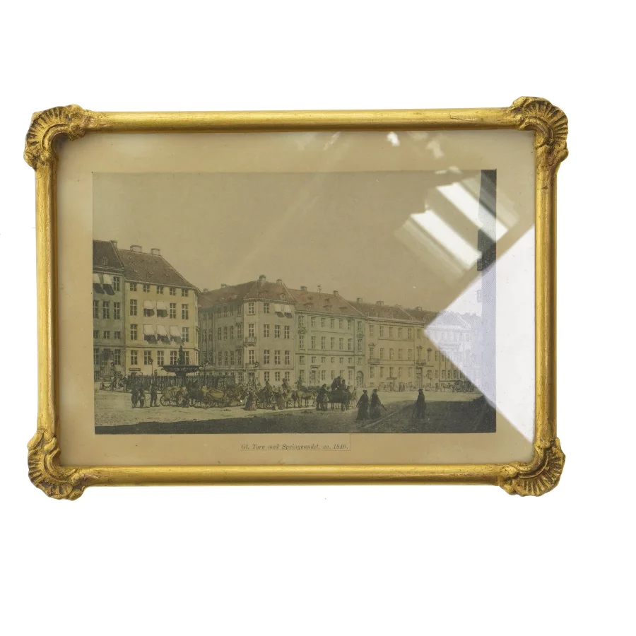 Antik billede i gylden ramme (str. 25x18 cm)