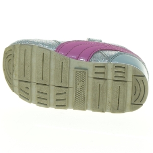 Sølvfarvede sneakers med lyserøde detaljer fra Puma (str. 22)