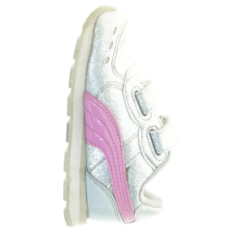 Sølvfarvede sneakers med lyserøde detaljer fra Puma (str. 22)