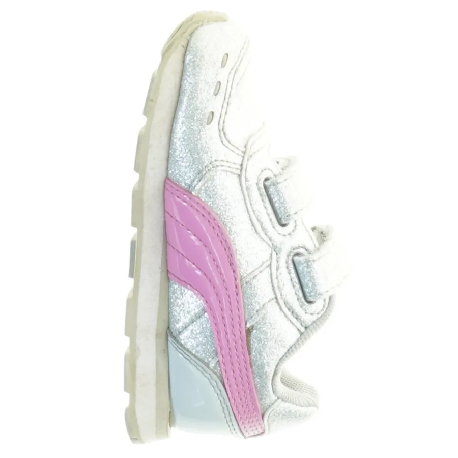 Sølvfarvede sneakers med lyserøde detaljer fra Puma (str. 22)