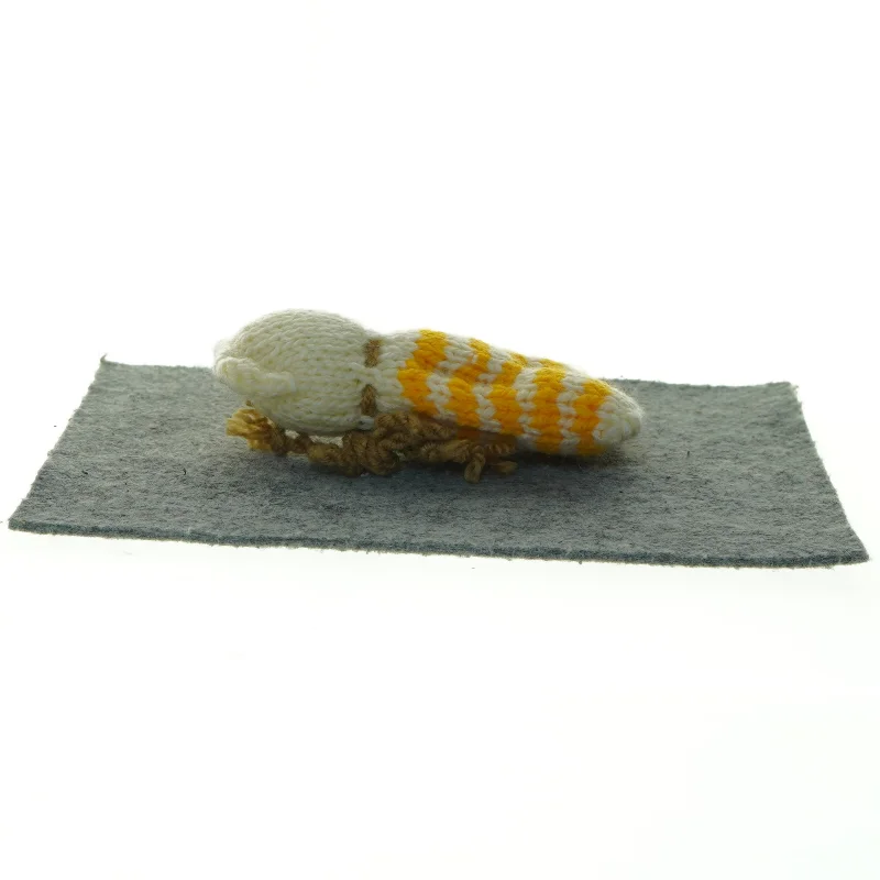 Håndstrikket bamse (str. 13 x 7 cm)