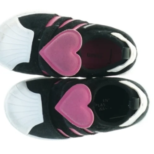  Superstar børnesko fra Adidas (str. 25)