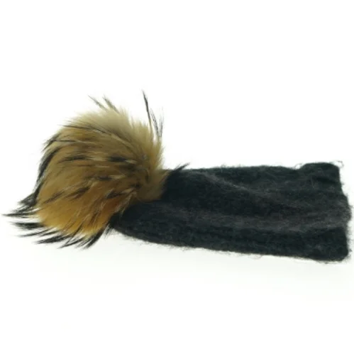 Sort hue med pelskvast (str. 26 x 20 cm)