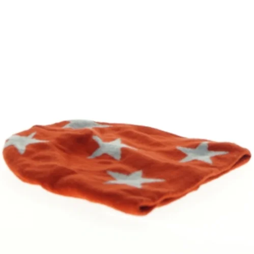 Rød hue med stjerneprint fra Molo (str. En til 2)