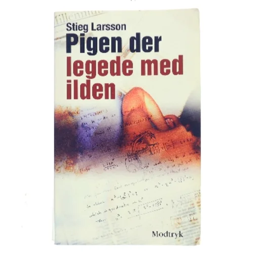 Pigen Der Legede Med Ilden (Millennium, 2. Bind) af Stieg Larsson (Bog)