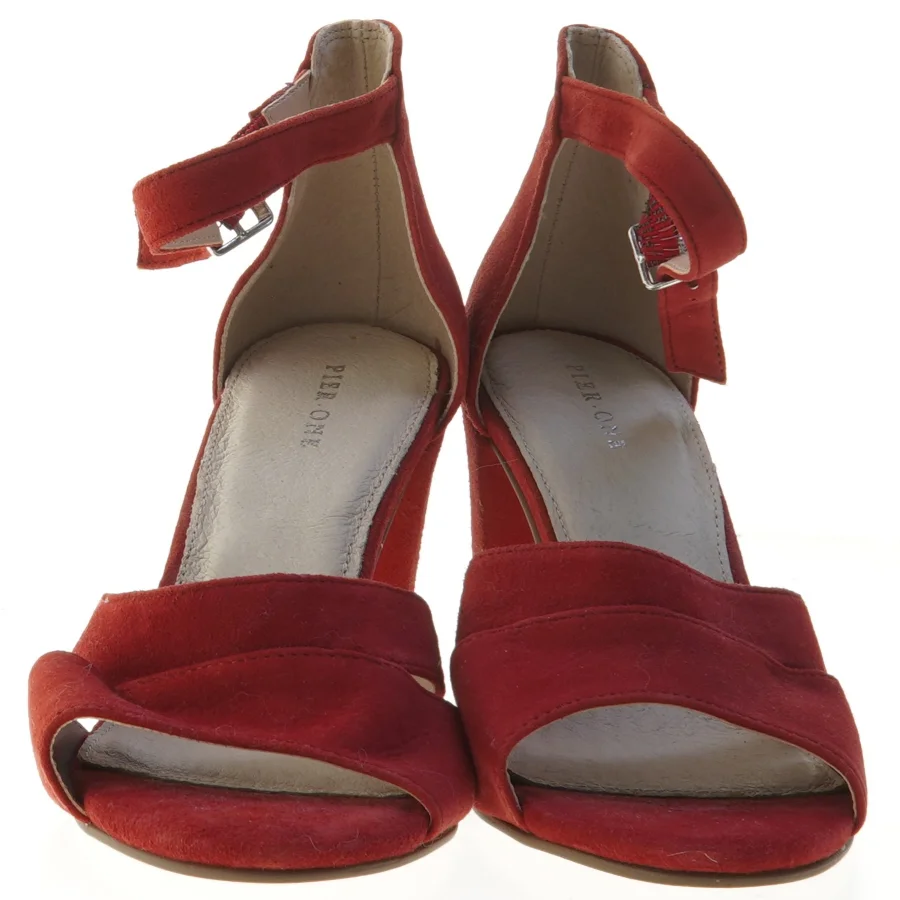 Røde sandaler (str. 39 ) fra Pier One