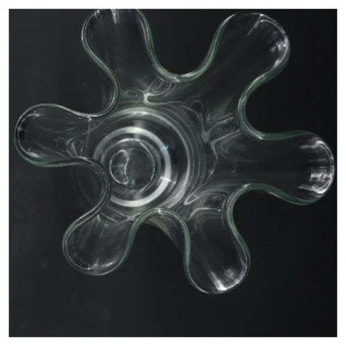 Glasvase med bølget kant (str. 27 cm)