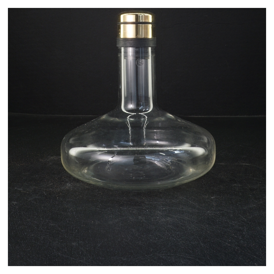 Glas karaffel med messinglåg (str. 22x20 cm)