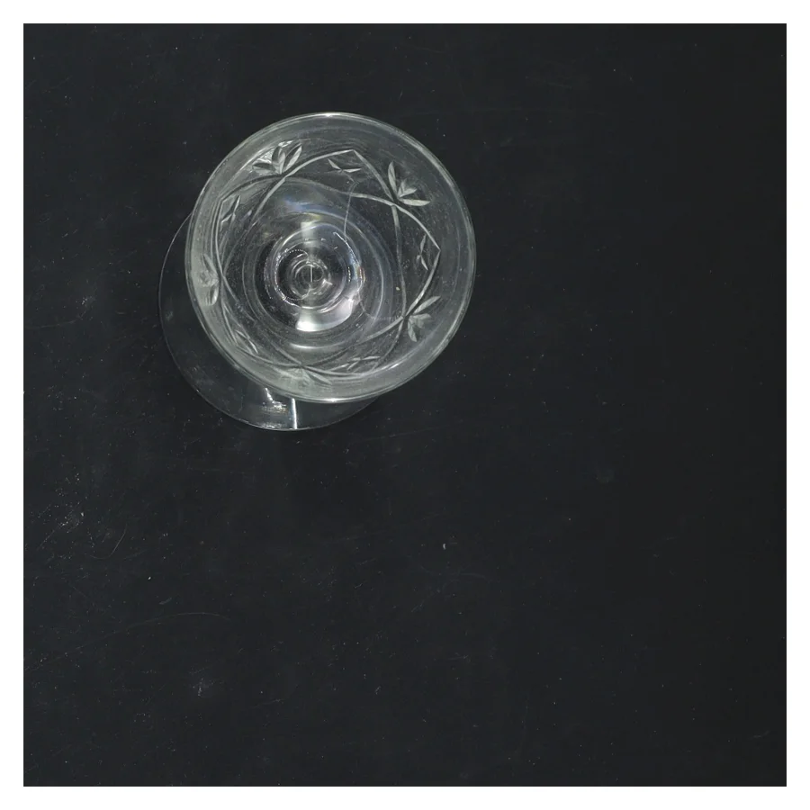 Klassisk glas med mønster (str. 12x6 cm)