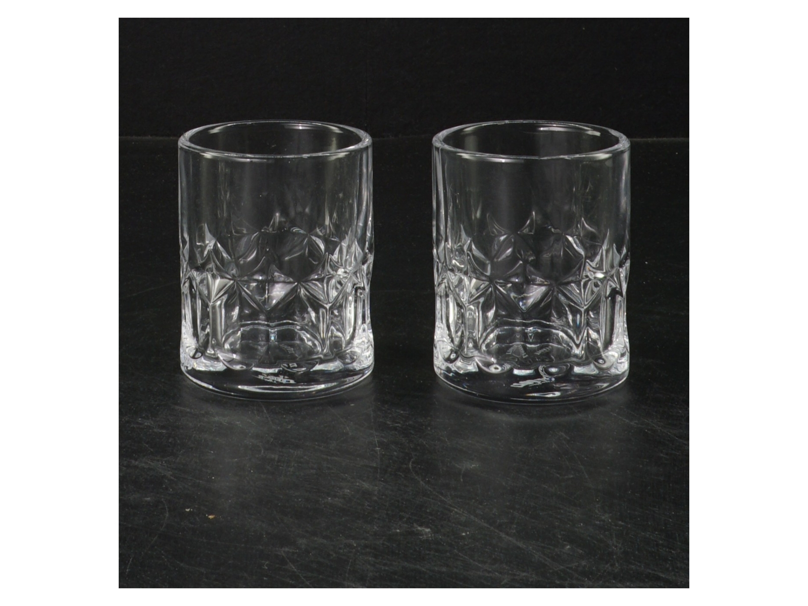 Dekorative glas fra Tivoli (str. Ø. 6 cm. længde. 7 cm)