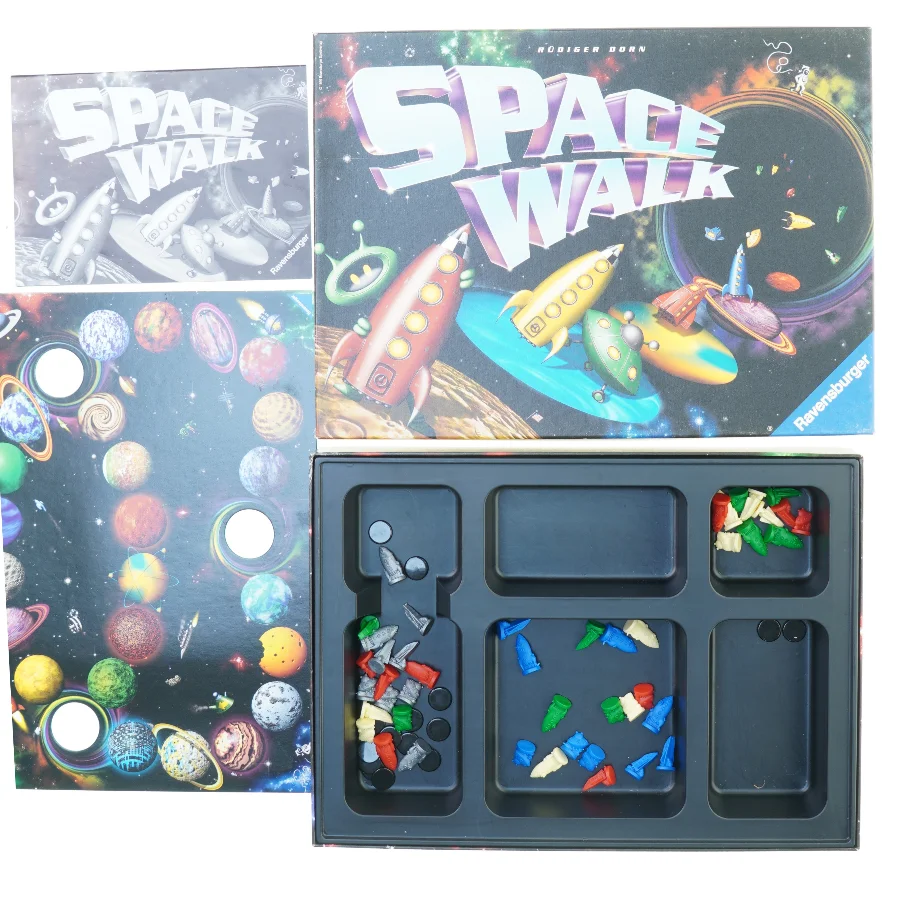 Space walk fra Ravns Burger (str. 38 xn 27 cm)