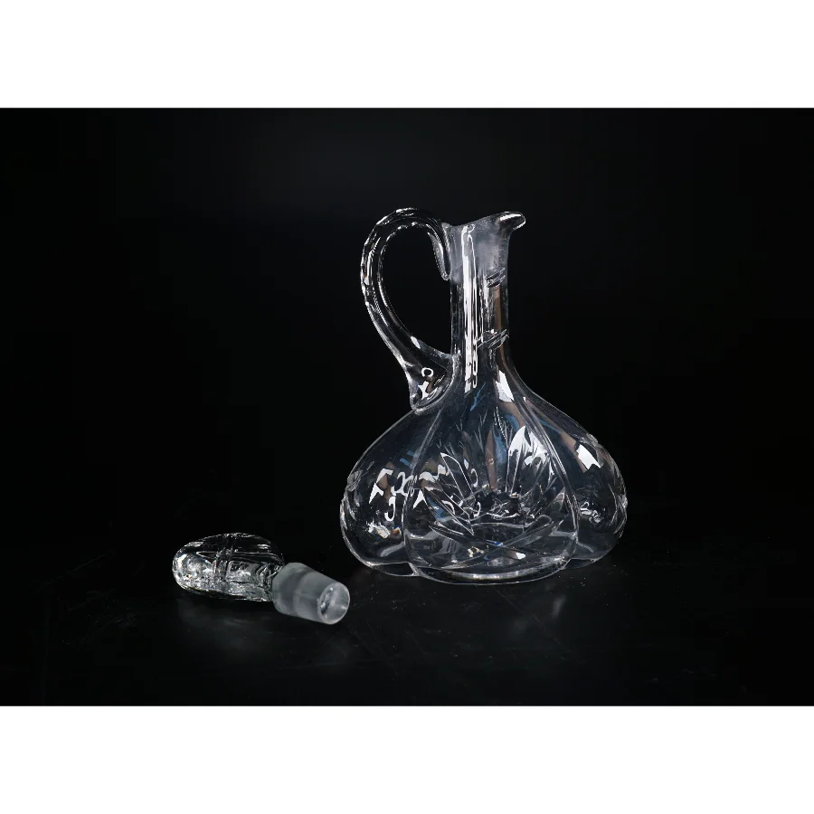 Glaskarafel med mønster (str. 28 x 17 x 10 cm)