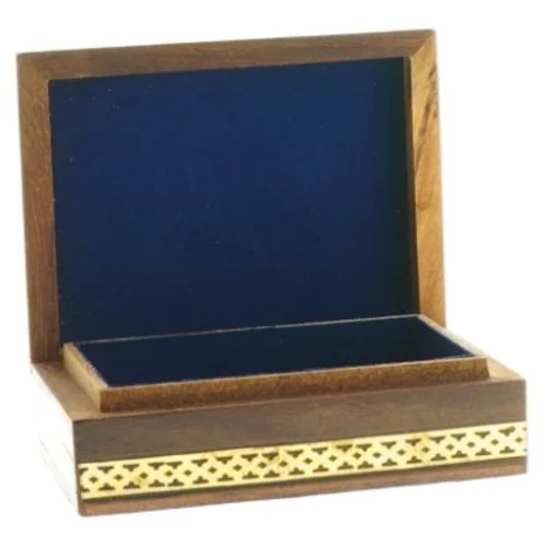 Trææske med buddhistisk motiv (str. 11 x 8 x 4 cm)