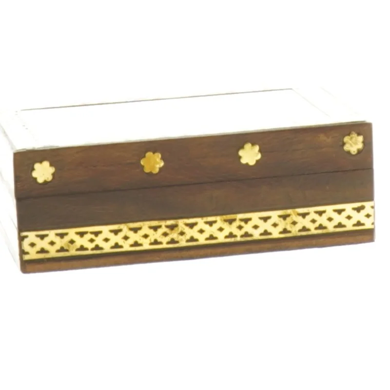 Trææske med buddhistisk motiv (str. 11 x 8 x 4 cm)