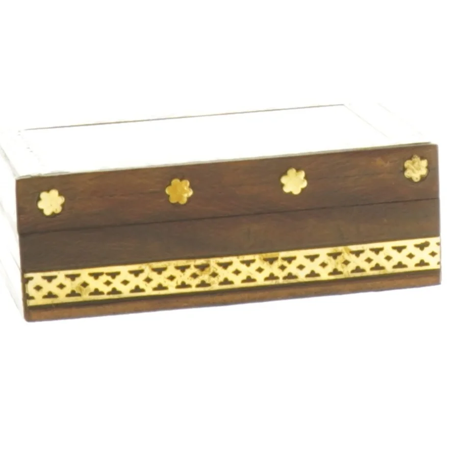 Trææske med buddhistisk motiv (str. 11 x 8 x 4 cm)