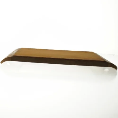 Træbakke med sommerfuglevinger